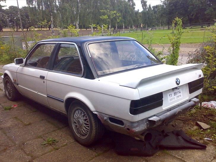BMW E30 320i / 325i  billede 3