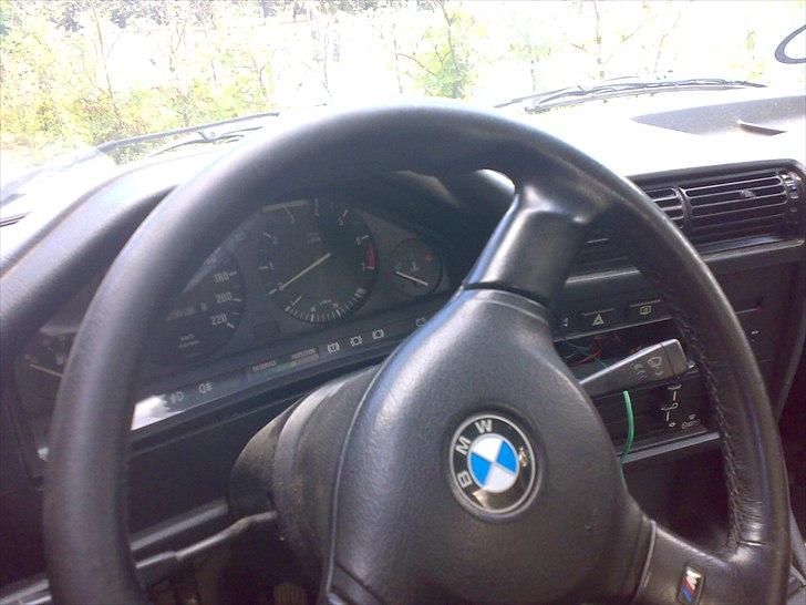 BMW E30 320i / 325i  billede 5