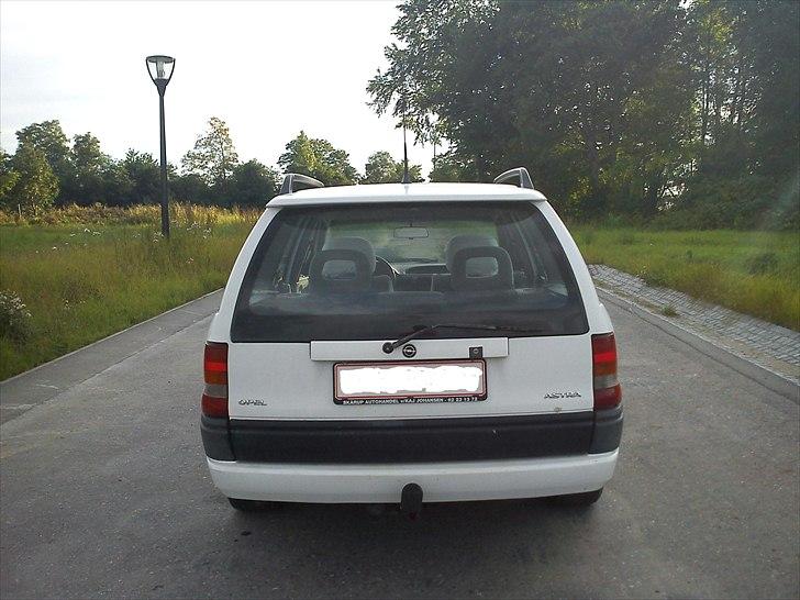 Opel astra f caravan solgt billede 8