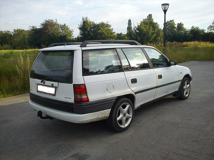 Opel astra f caravan solgt billede 10