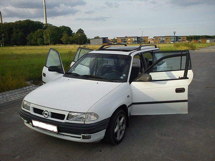 Opel astra f caravan solgt billede 11