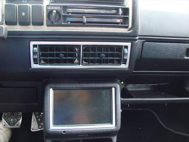 VW Golf || 1,8i SOLGT billede 9