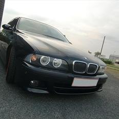 BMW E39 523i