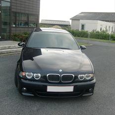 BMW E39 523i
