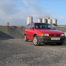 Opel Astra F st. car