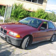 BMW E36 316i TOTALSKADET