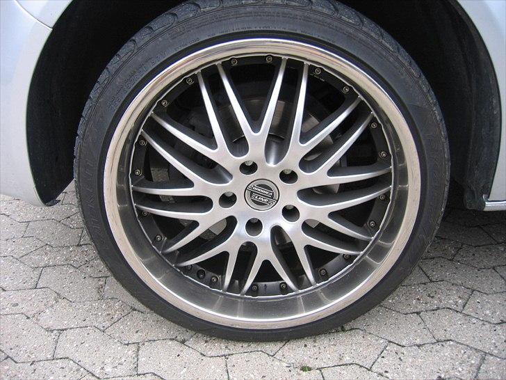 VW Caravelle T5 TDI aut. - Dejlig bred kant billede 6