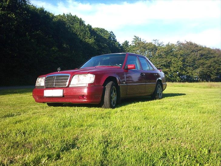 Mercedes Benz 300D w124 BYTTET billede 1