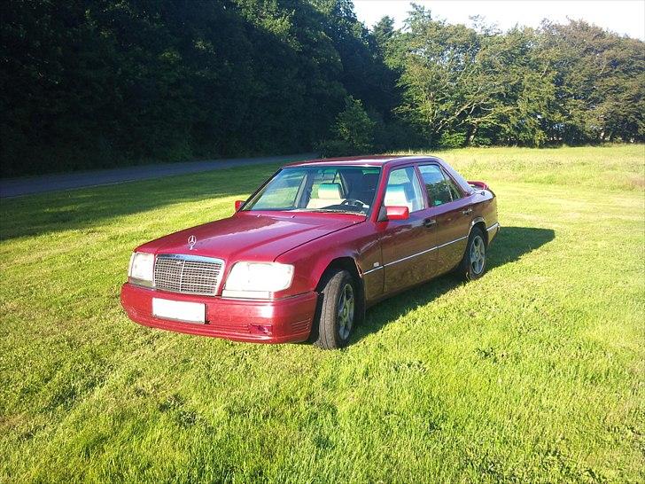 Mercedes Benz 300D w124 BYTTET billede 3