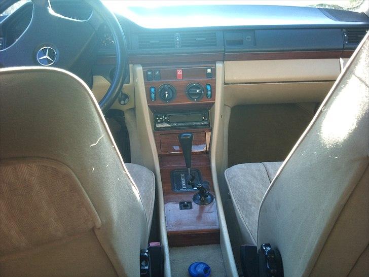 Mercedes Benz 300D w124 BYTTET billede 4