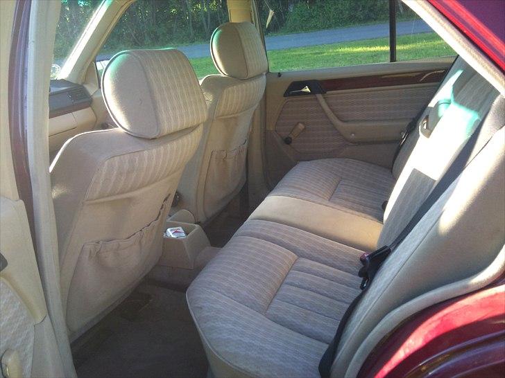 Mercedes Benz 300D w124 BYTTET billede 5