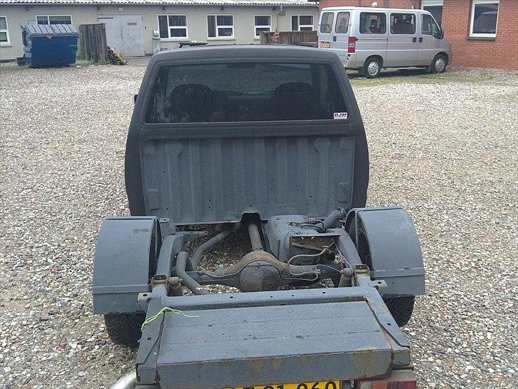 Datsun Pickup **KONGEN** Byttet  - Og det er meningen at der ikk skal være lad på men laver en plade til at lægge udover .  billede 3