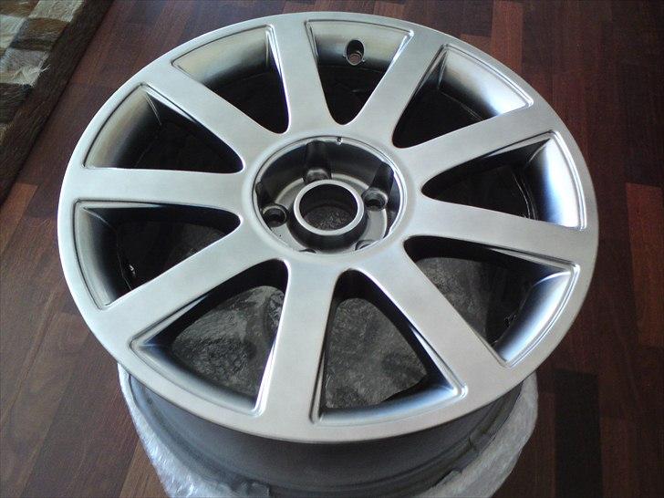 Audi A4 B5 1.8 20v - De nye fælge,. og helt nylakerede, lidt dybere i farven  billede 11