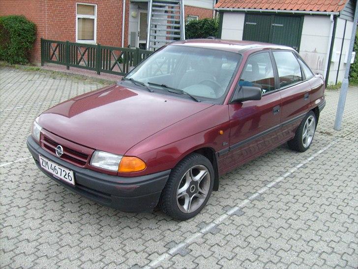 Opel Astra SOLGT billede 3