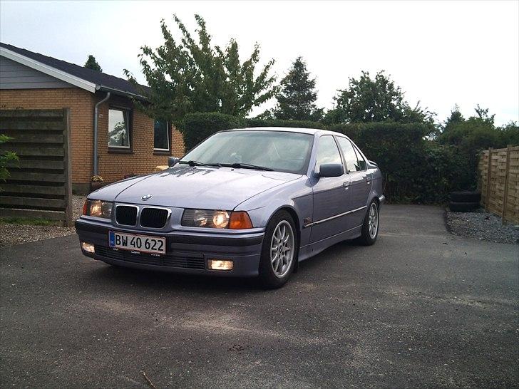 BMW E36 325i billede 1