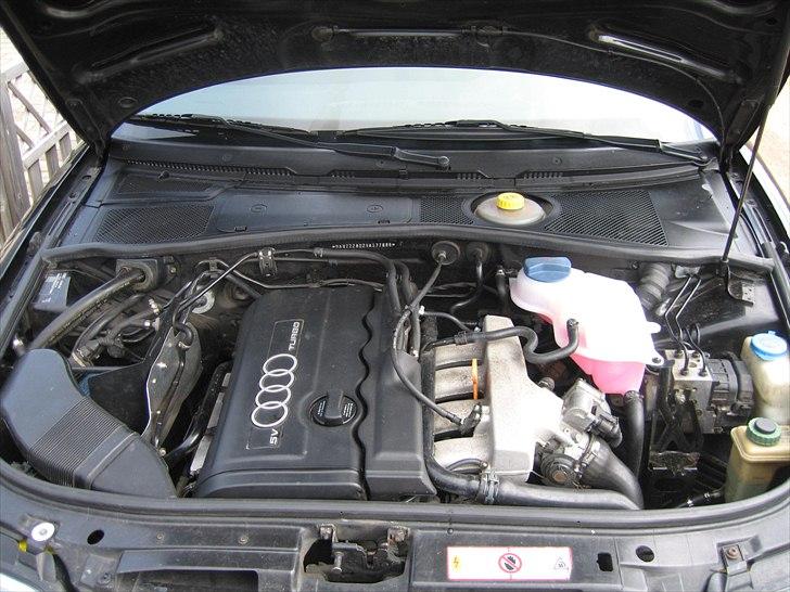 Audi A4 1.8 T Avant SOLGT billede 16