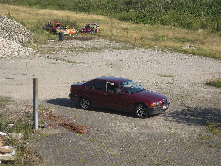 BMW E36 316i TOTALSKADET billede 7