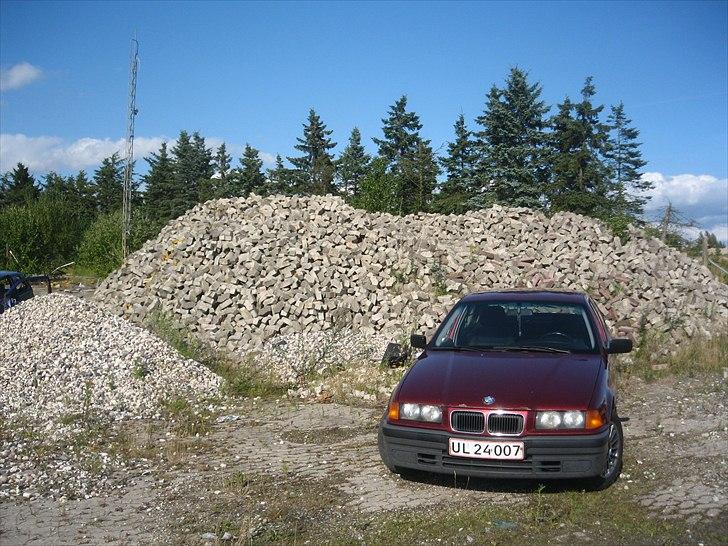 BMW E36 316i TOTALSKADET billede 8