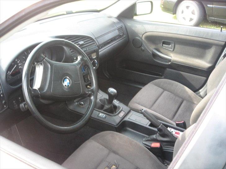 BMW E36 316i TOTALSKADET billede 10