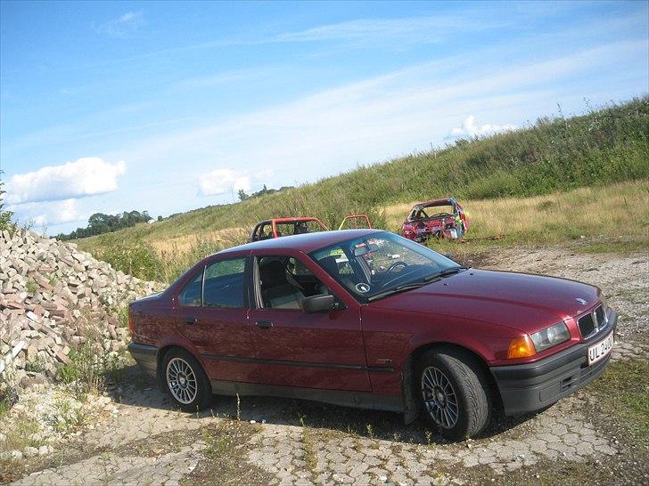 BMW E36 316i TOTALSKADET billede 16