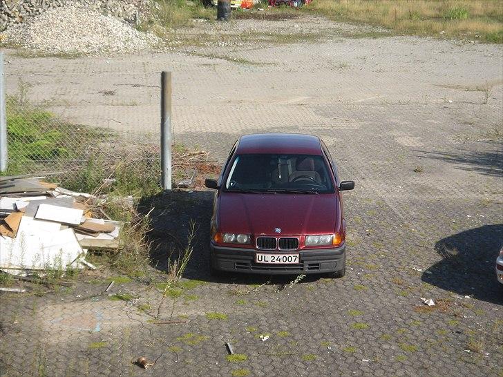 BMW E36 316i TOTALSKADET billede 20