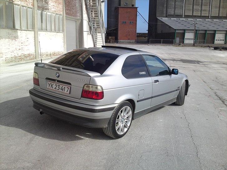 BMW 318ti billede 4