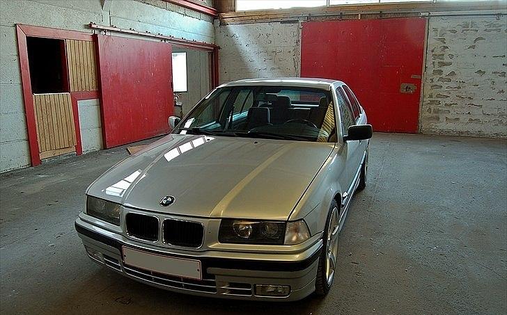 BMW E36 325i billede 8
