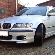 BMW 320i touring 2,2