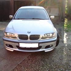 BMW 320i touring 2,2