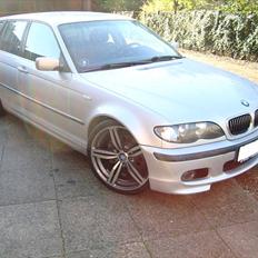 BMW 320i touring 2,2