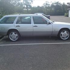 Mercedes Benz 124-230 TE