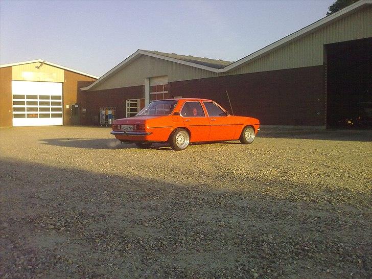 Opel Ascona b Berlina billede 2