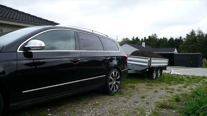 VW Passat Variant 2.0 Hi 140 - 2 Ton jord... No problem... Kun en smule overlæs;-) billede 12