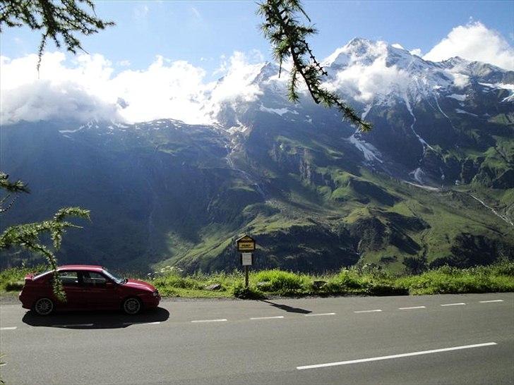 Alfa Romeo 146 2.0 ti - Bilferie gennem Østrig, 2010. Her Grossglockner Hoch-Alpenstrasse, så er der dømt bjergkørsel! billede 9