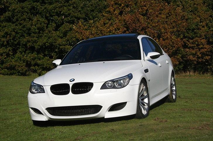 BMW E60 M5 V10 *SOLGT* billede 1