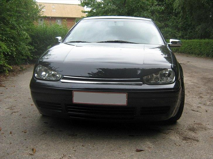 VW Golf 4 *SOLGT* - Badboy hjelmen tilbage fra maleren. billede 11