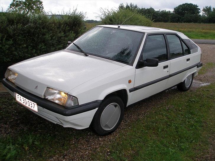 Citroën BX 19 TZD - Cluseau - i moderigtig hvid, farven hedder iøvrigt "Blanc Meije" billede 1