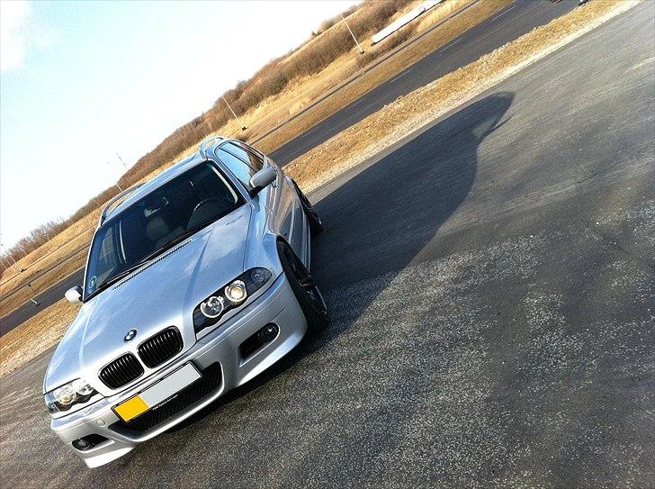 BMW E46 330D SOLGT billede 1