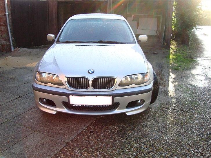 BMW 320i touring 2,2 billede 2