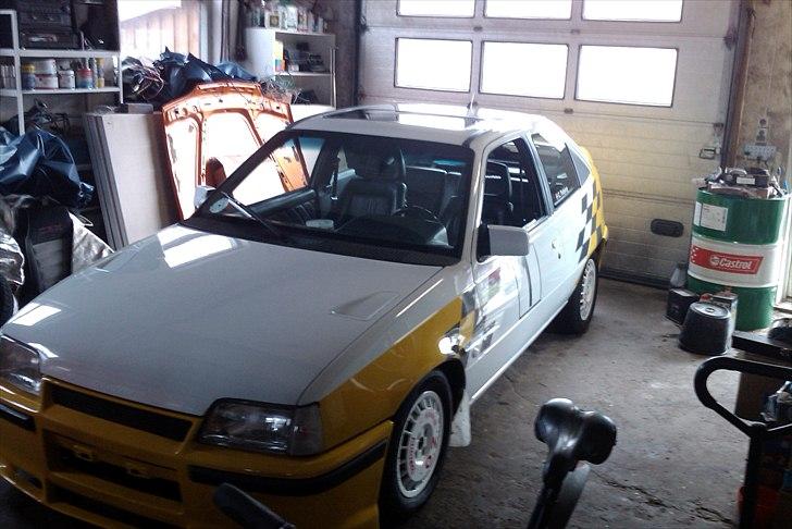 Opel Kadett E GSI 16v - Bilen der er blevet nypoleret af Amanda :D billede 4