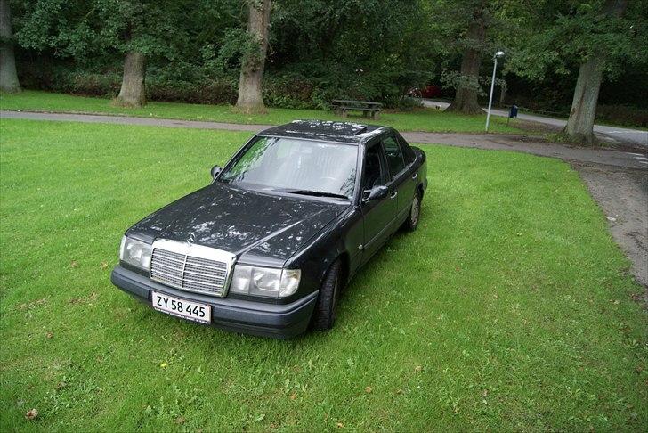 Mercedes Benz 300E SOLGT billede 7