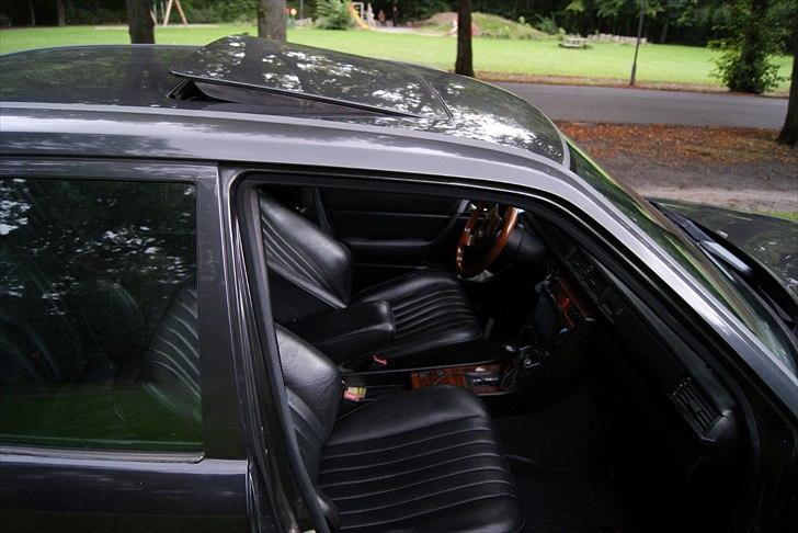 Mercedes Benz 300E SOLGT billede 8