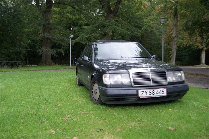 Mercedes Benz 300E SOLGT billede 11