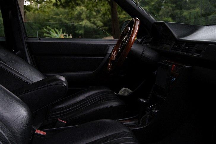 Mercedes Benz 300E SOLGT billede 12