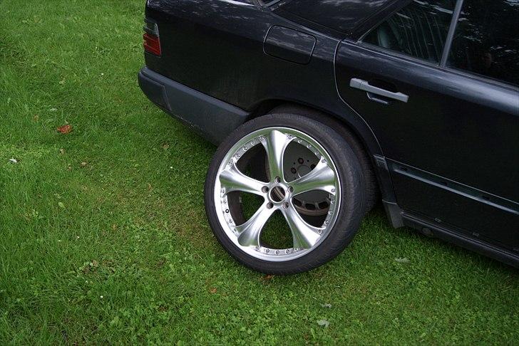 Mercedes Benz 300E SOLGT billede 14