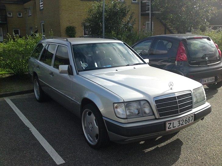 Mercedes Benz 124-230 TE billede 1