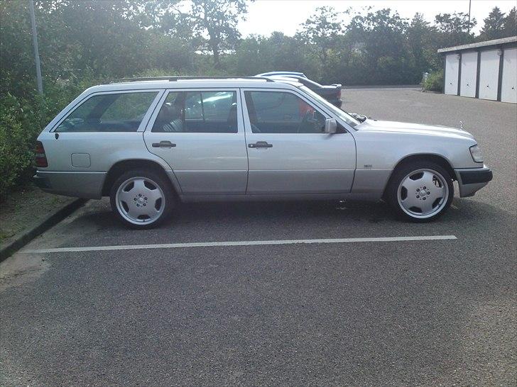 Mercedes Benz 124-230 TE billede 2