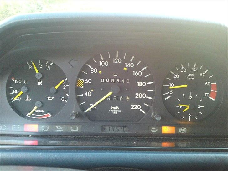 Mercedes Benz 124-230 TE - 609.840 km ... og den går stadig som en drøm :-) billede 3