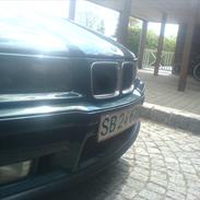 BMW 323i