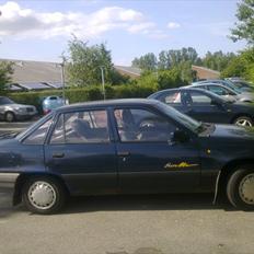 Opel Kadet Fun Sedan E